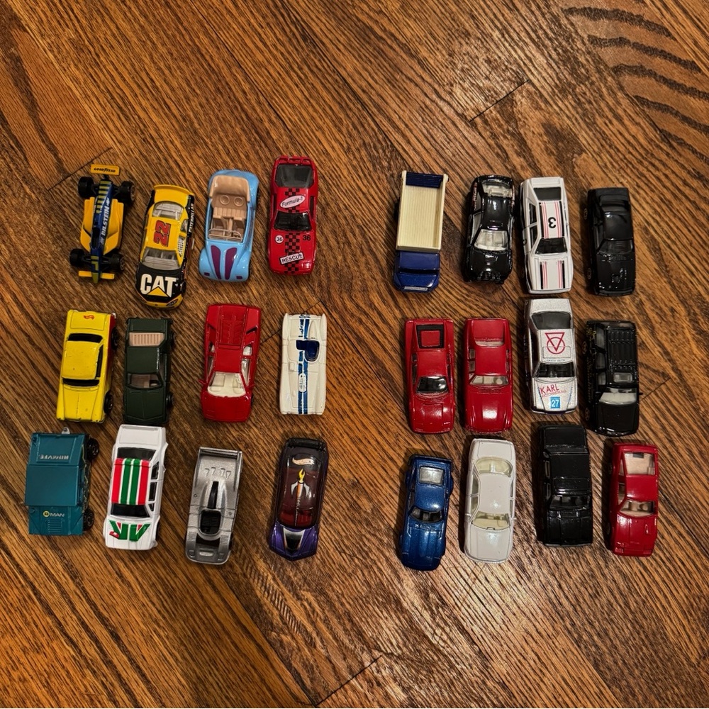 Lot of 24 Assorted Diecast Toy Cars Hot Wheels & More